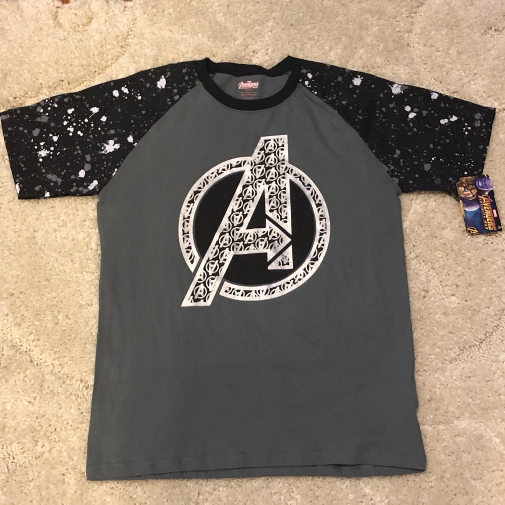 Boy’s Avengers T-shirt NWT 14/16
